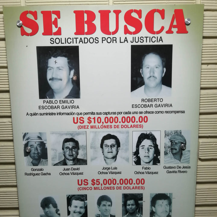 Cartel de se busca de Pablo Escobar.